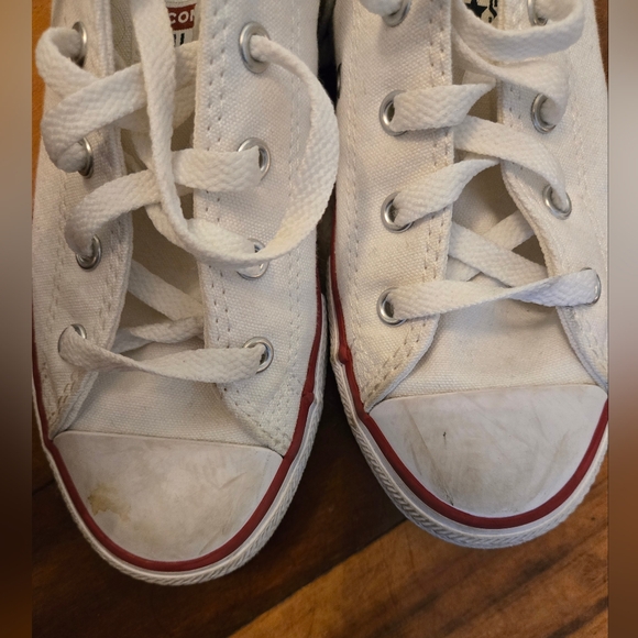 Converse - Picture 2 of 4